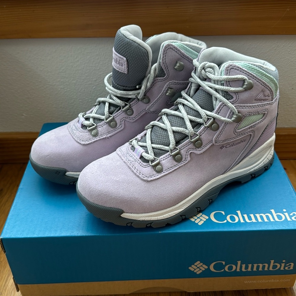 Columbia | Newton Ridge Plus Waterproof Hiking Boot | Purple | 8